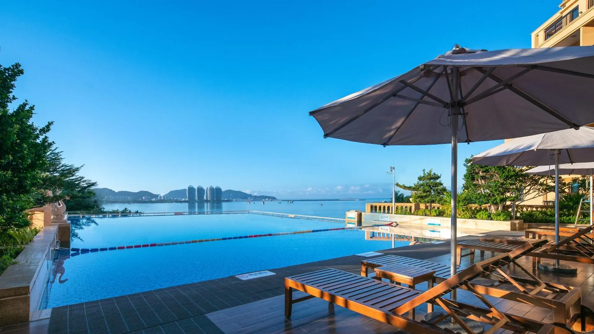 Sanya Golden Phoenix Seaview Hotel