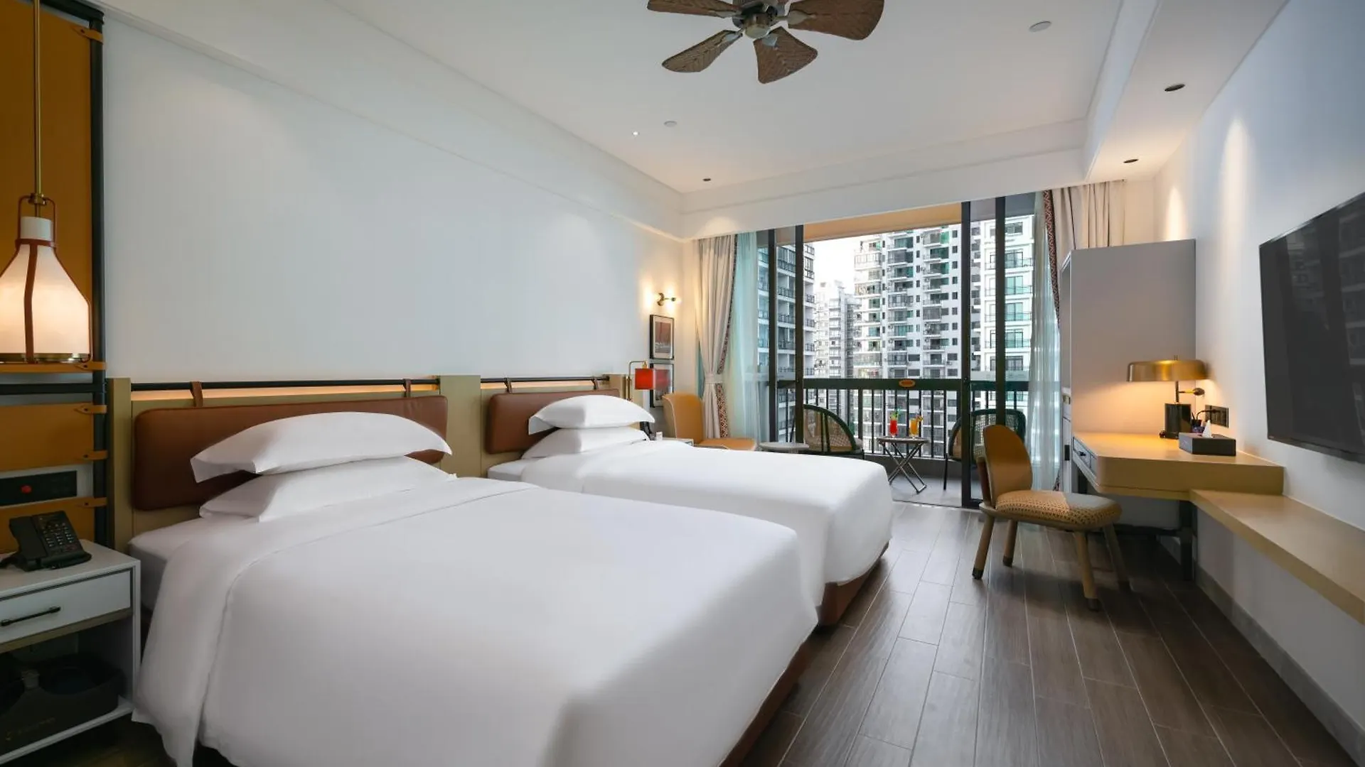 Sanya Golden Phoenix Seaview Hotel 5*,