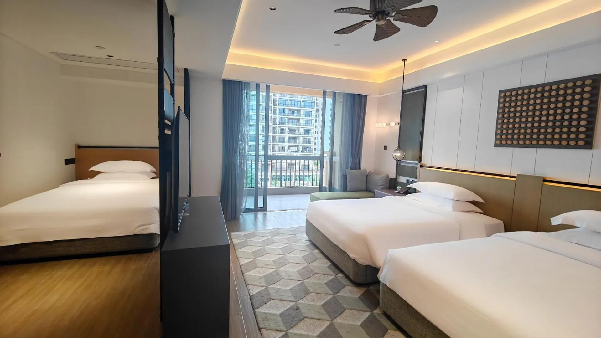 Sanya Golden Phoenix Seaview Hotel
