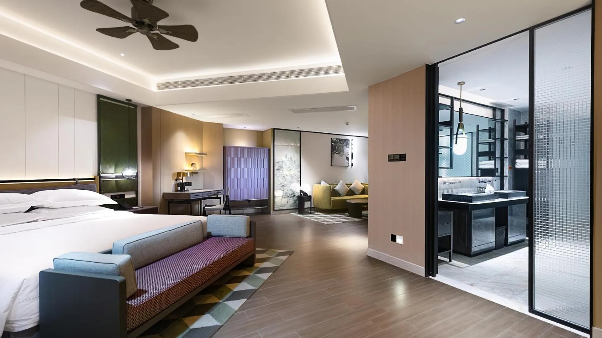 Sanya Golden Phoenix Seaview Hotel
