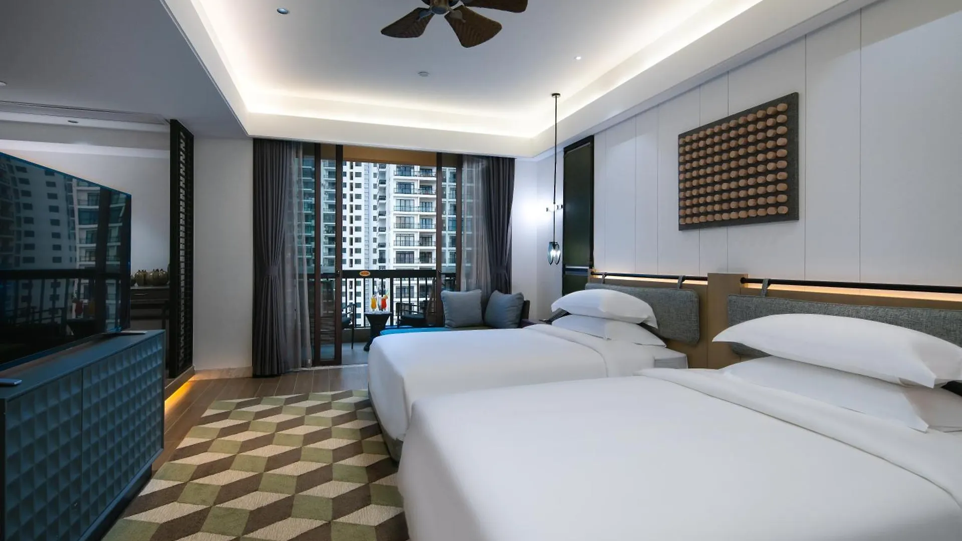 Sanya Golden Phoenix Seaview Hotel 5*,  Κίνα