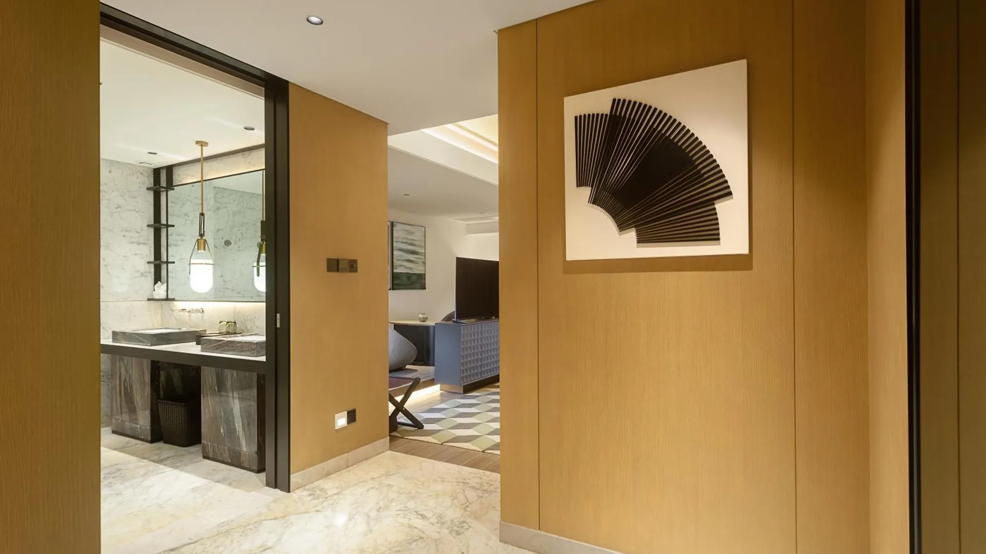 Sanya Golden Phoenix Seaview Hotel