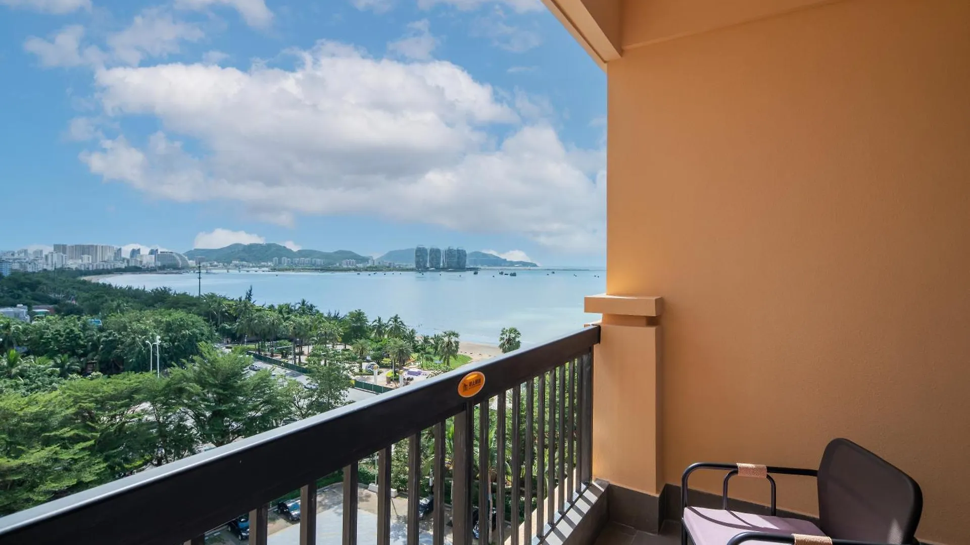 Sanya Golden Phoenix Seaview Hotel Κίνα