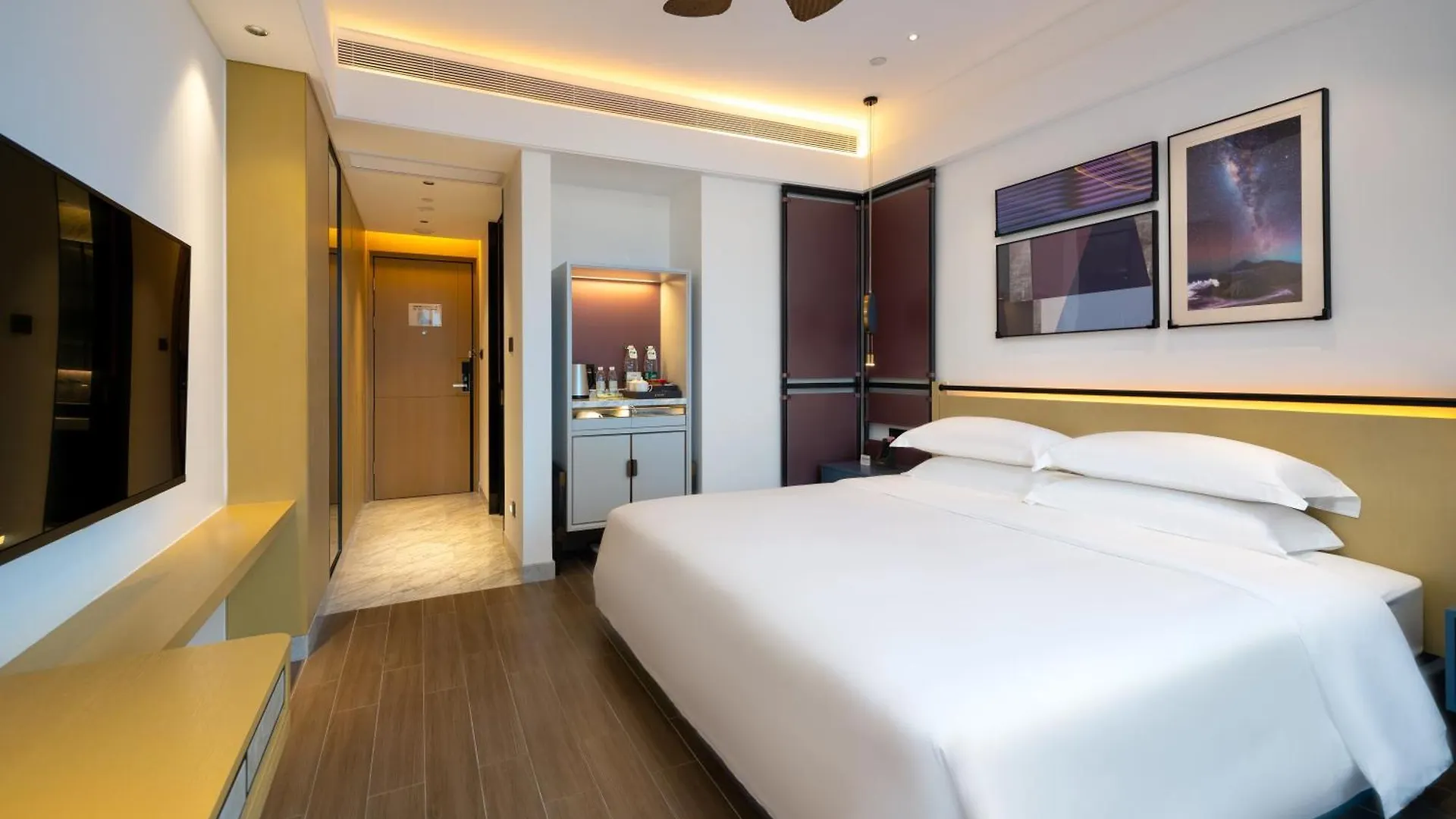Sanya Golden Phoenix Seaview Hotel