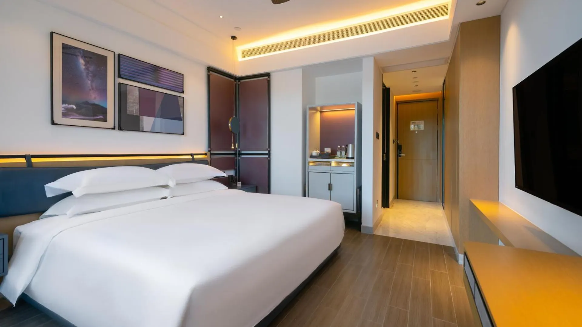 Sanya Golden Phoenix Seaview Hotel