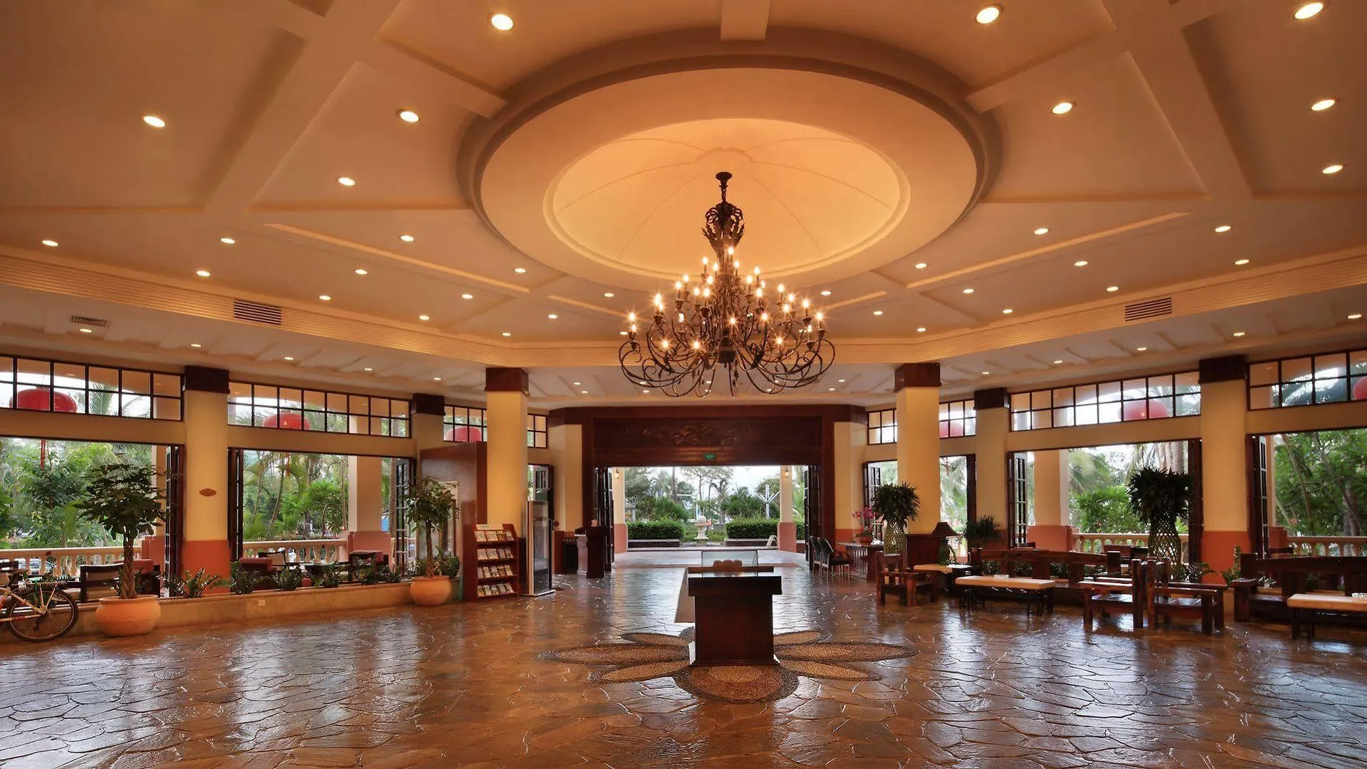 *****  Sanya Golden Phoenix Seaview Hotel Κίνα