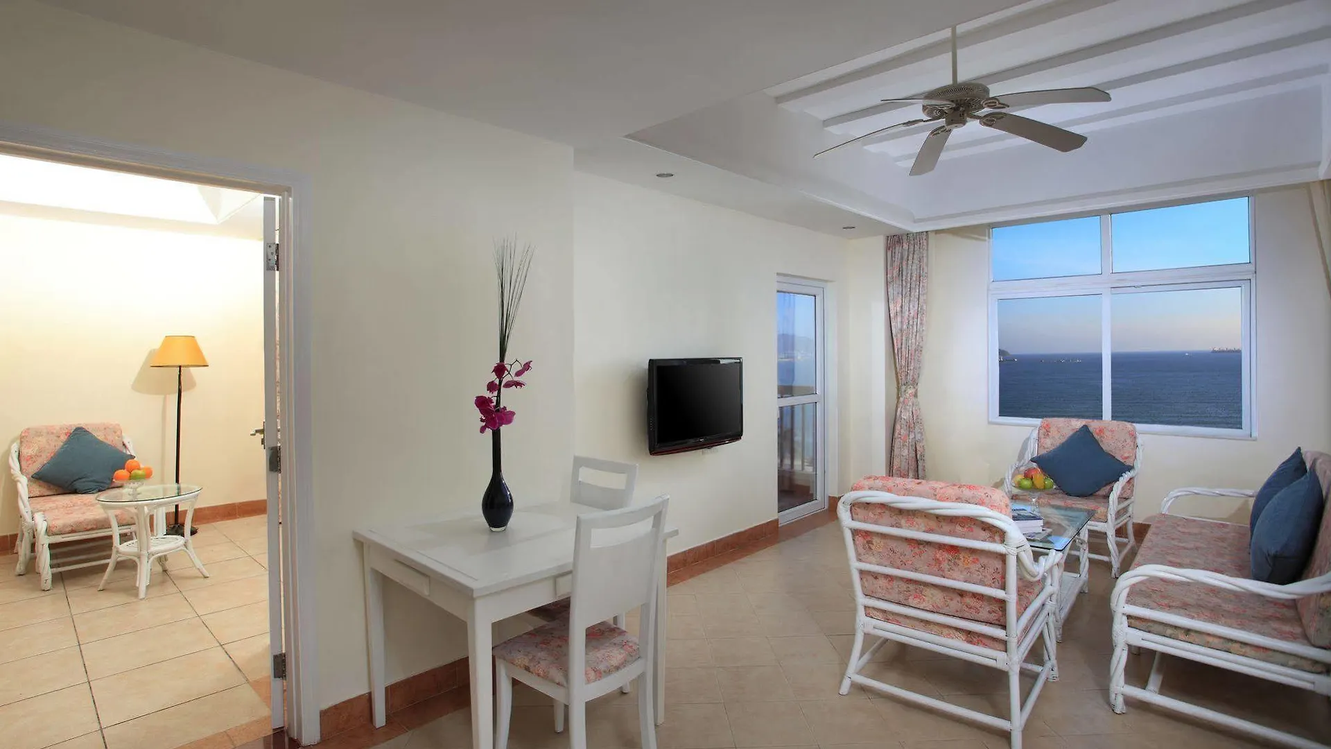 Sanya Golden Phoenix Seaview Hotel 中国