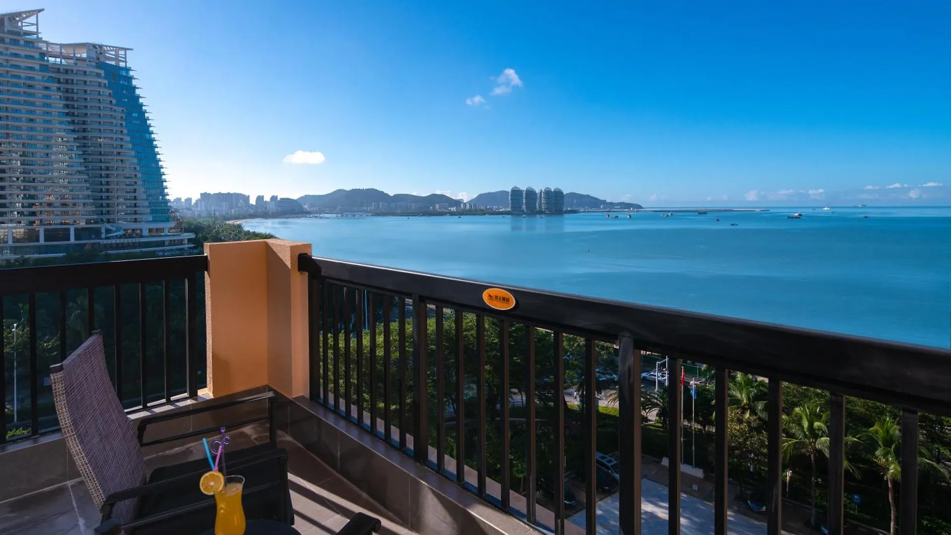 Sanya Golden Phoenix Seaview Hotel