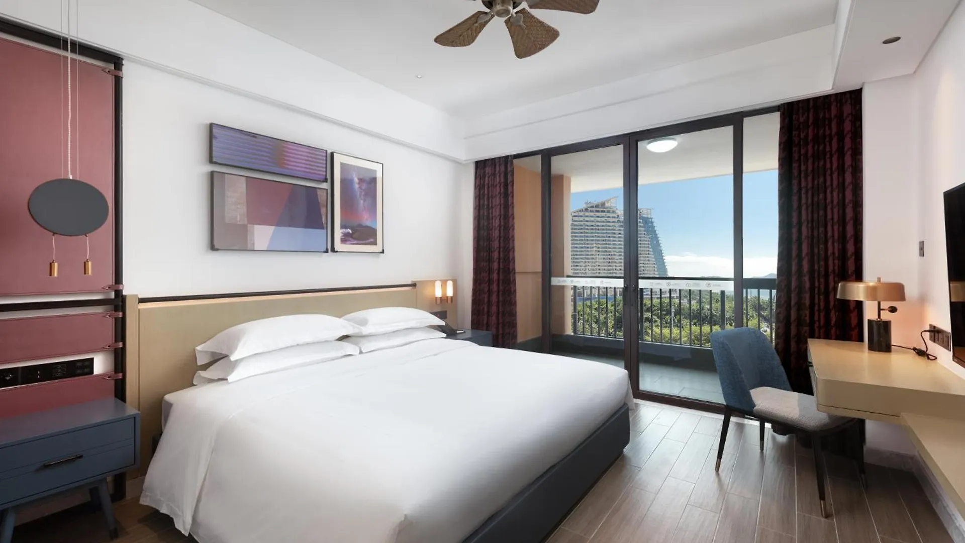 Sanya Golden Phoenix Seaview Hotel